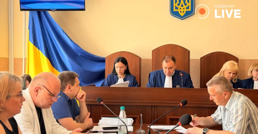 Во Львове возобновились заседания по делу об убийстве Парубия: в суд пришла семья политика