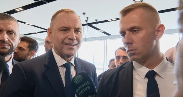 Навроцький спростував, що позбавив Зеленського ордена через майбутні вибори