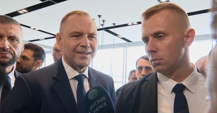 Навроцький спростував, що позбавив Зеленського ордена через майбутні вибори