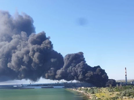 У Криму після масованої нічної атаки палають нафтобази, ТЕЦ і підстанції