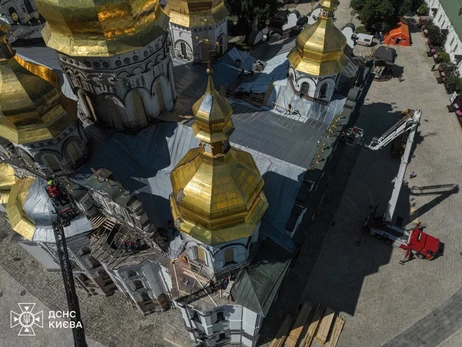 У Києво-Печерській лаврі рятувальники завершили консервацію даху Успенського собору