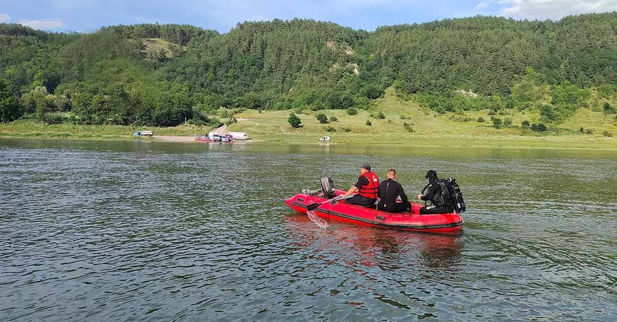 На Буковине ищут 4 пропавших на реке Днестр, среди них - 3 детей