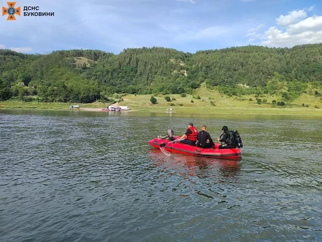 На Буковині шукають 4 зниклих на річці Дністер, серед них - 3 дітей