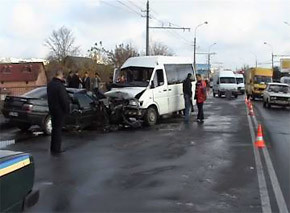 В Белой Церкви легковушка протаранила маршрутку 