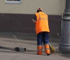 Малолетние зэки в Мариуполе поработают дворникам 