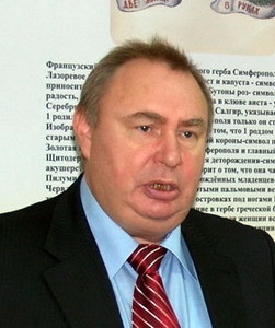 Мэра Симферополя забросали яйцами  