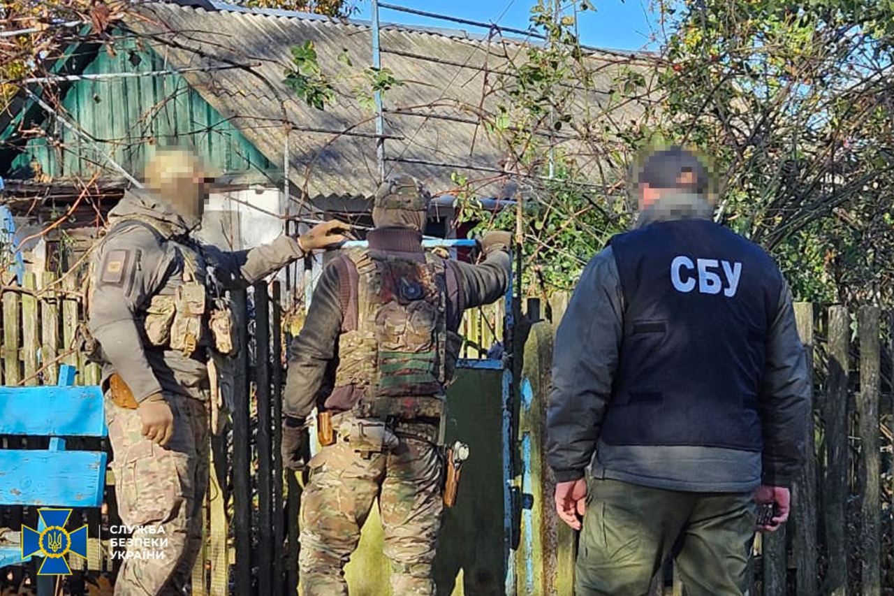 Чоловік готував атаки на об'єкти транспортної та енергетичної інфраструктури. Фото: https://t.me/SBUkr/10250?single