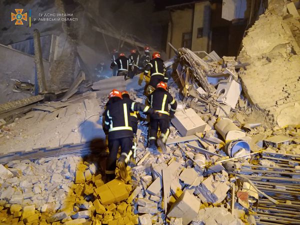 Разрушение дома во Львове. Фото: facebook.com/LVIVDSNS