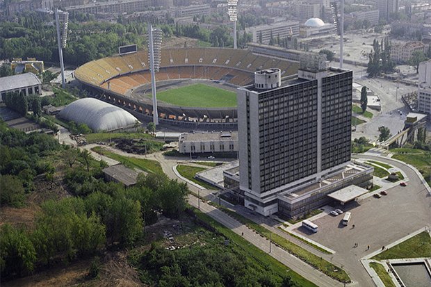 Гостиница «Русь», Киев. 1990-е. Фото: из открытых источников