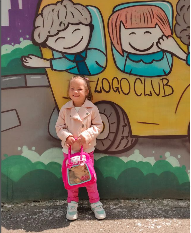 Этой весной Лизе только исполнилось три годика. Фото: instagram.com/l.i.z.i.love/?igshid=YmMyMTA2M2Y%3D