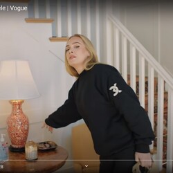 Кадр из видео Vogue.