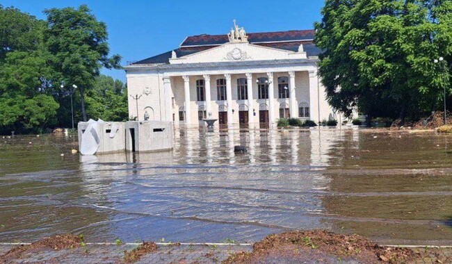 У Новій Каховці зараз рівень води піднявся вже на 10 метрів