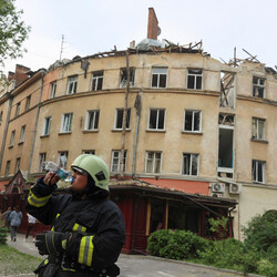 Наслідки наймасштабнішого удару по Львову з початку війни. Фото: REUTERS