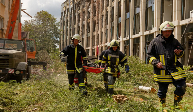 Наслідки наймасштабнішого удару по Львову з початку війни. Фото: ДСНС