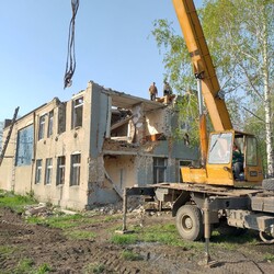 Местный совет восстанавливали сразу после дорог, чтобы было где принимать обращения от местных жителей. Фото: личный архив Виталия Сергийчука