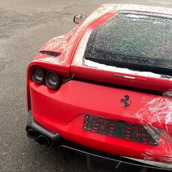 Суперкар Ferrari вартістю у півмільйона доларів. Фото: instagram.com/_mikhailo_sokolov2_