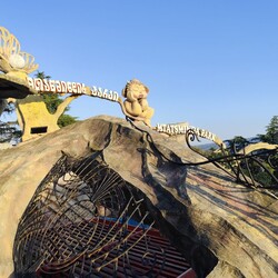 Парк на горе Мтацминда. Фото: автор