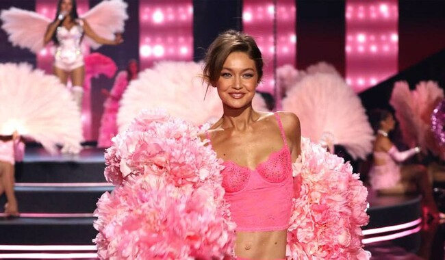 Джиджи Хадид: Фото: Kevin Mazur/Getty Images for Victoria`s Secret