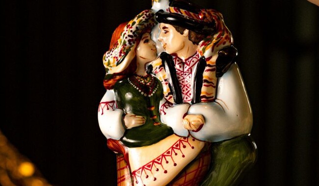 Іграшки з колекції минулого року залишаються актуальними і цього року, як, наприклад, пара «Непереможні». Фото: надане Мариною Гукасовою