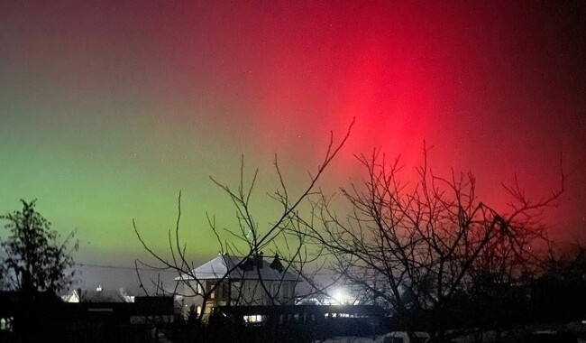 Полярное сияние над Украиной. Фото:  t.me/insiderUKR