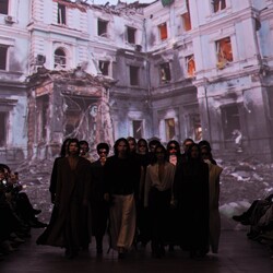 Коллекция дизайнера Анны Назарян (Nazarelli) – сдержанность, драматичность и чувственность. Фото: Владимир Босак (Ukrainian Fashion Week)