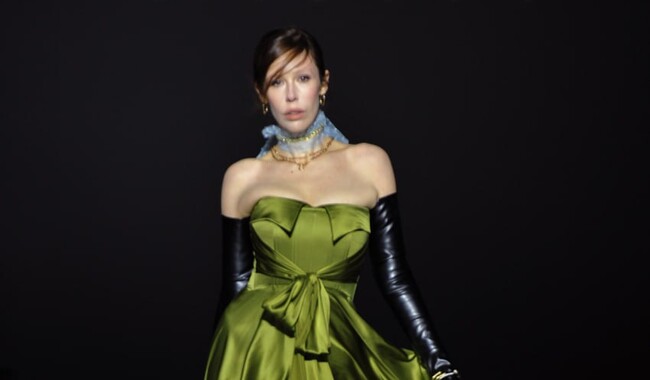 Бренд TONiA в поисках вдохновения обратился к периоду сложных форм и утонченному аристократическому стилю. Фото: Владимир Босак (Ukrainian Fashion Week)